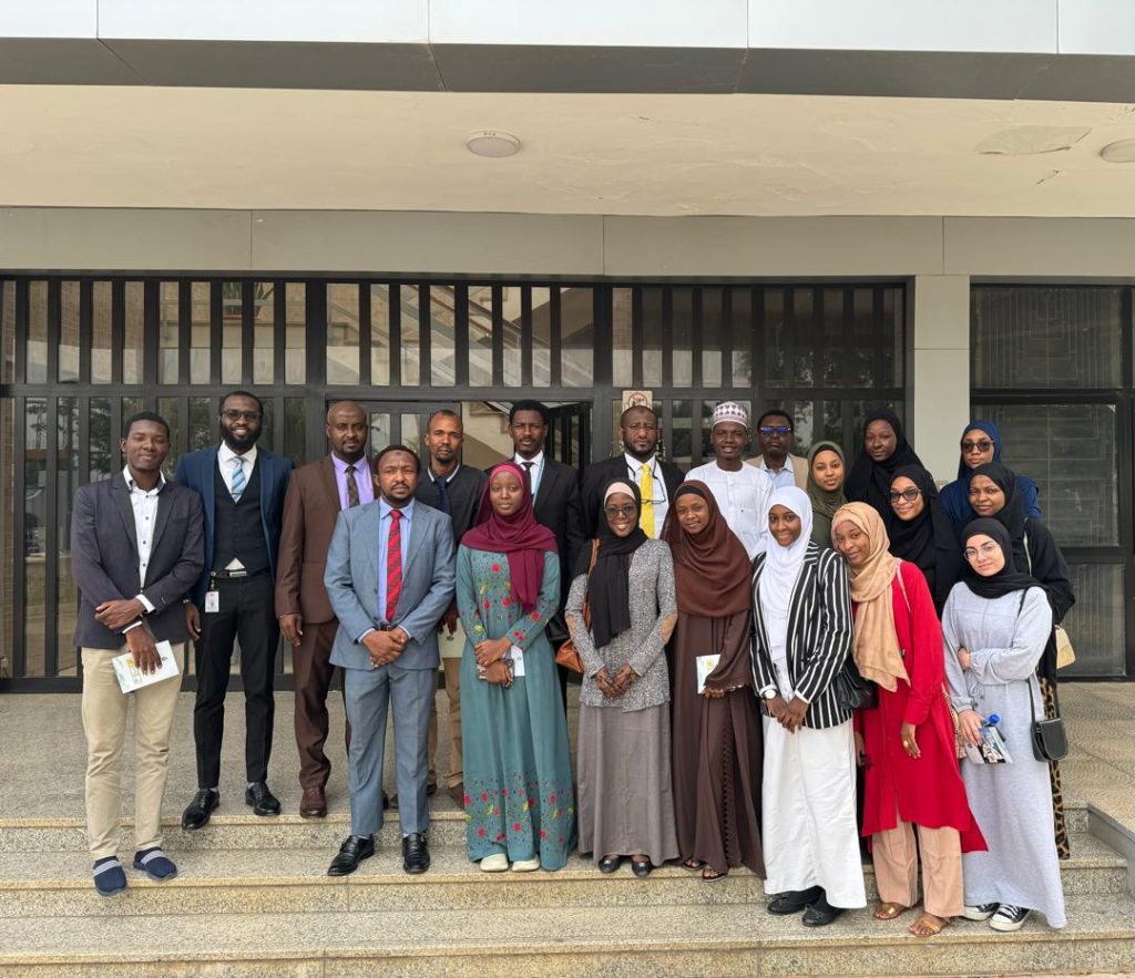 ECONOMICS STUDENTS VISIT CBN KANO